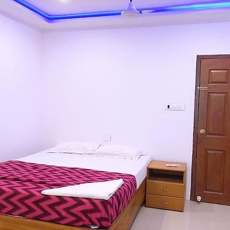 Phils' Residency & Banquets Hotell Kochi Eksteriør bilde