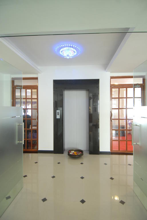 Phils' Residency & Banquets Hotell Kochi Eksteriør bilde