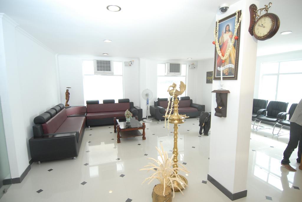 Phils' Residency & Banquets Hotell Kochi Eksteriør bilde