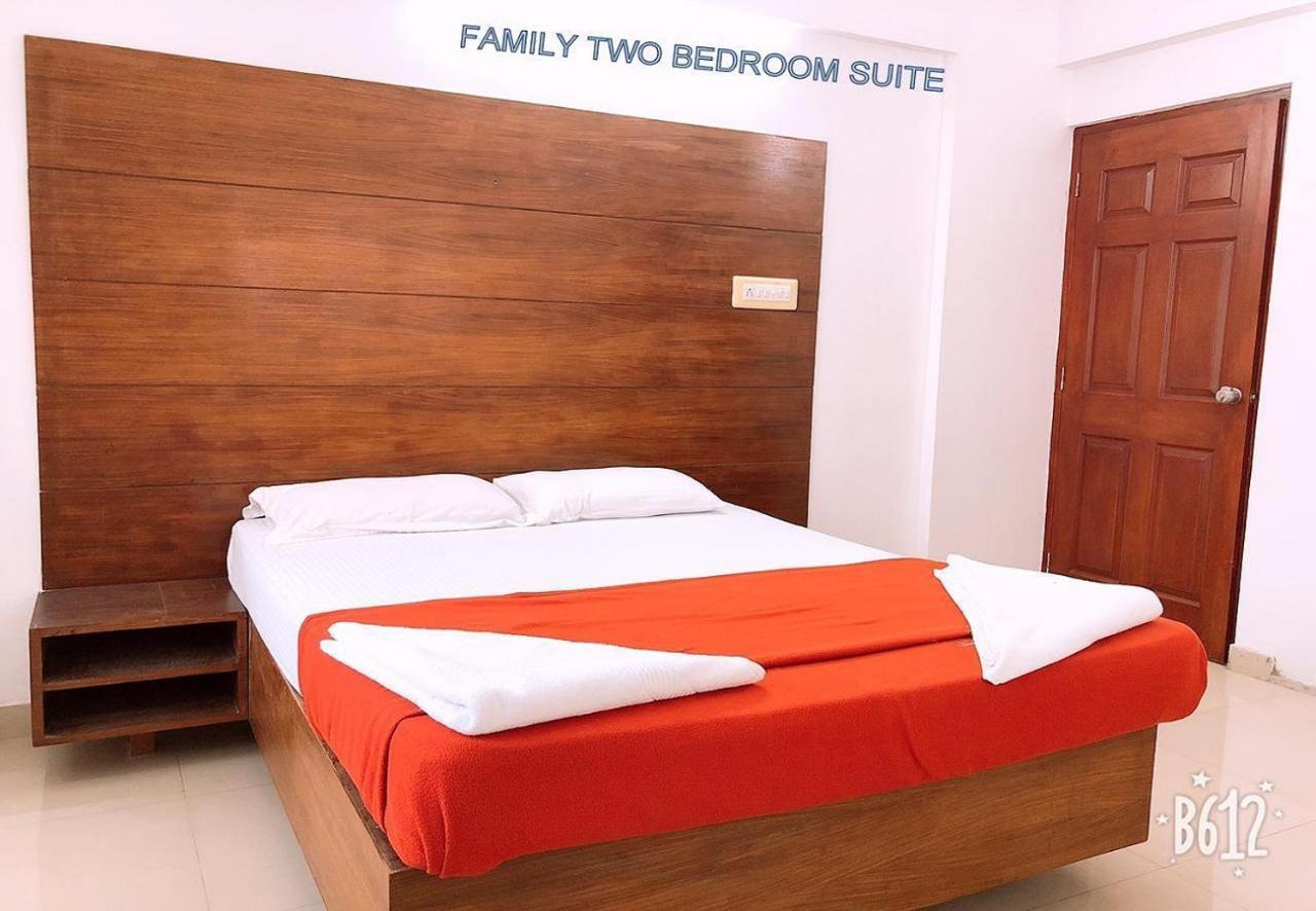 Phils' Residency & Banquets Hotell Kochi Eksteriør bilde