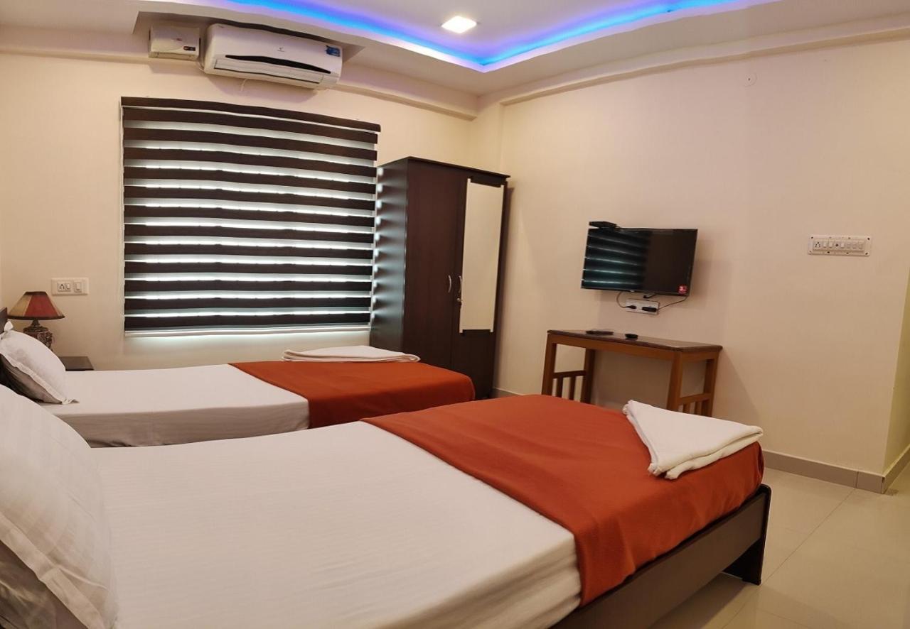Phils' Residency & Banquets Hotell Kochi Eksteriør bilde