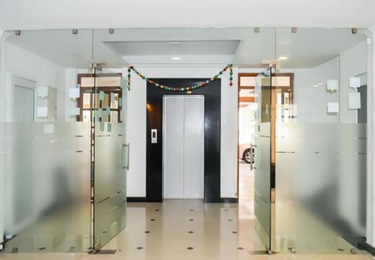Phils' Residency & Banquets Hotell Kochi Eksteriør bilde