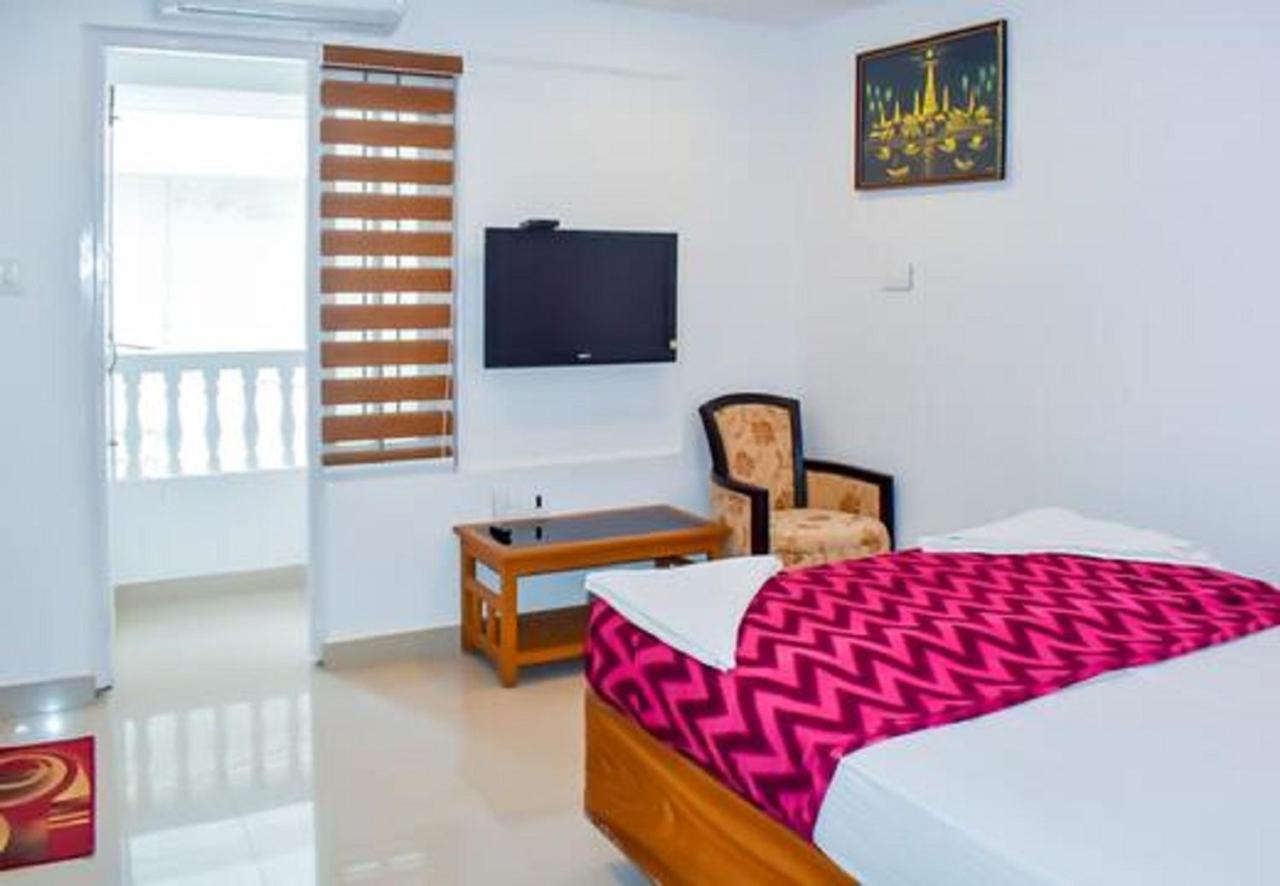 Phils' Residency & Banquets Hotell Kochi Eksteriør bilde