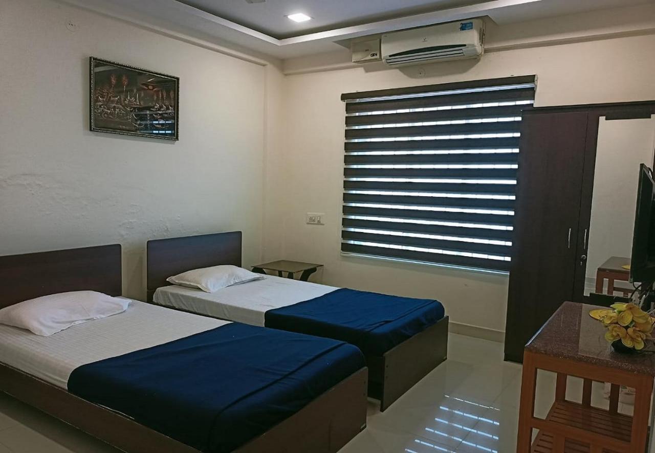 Phils' Residency & Banquets Hotell Kochi Eksteriør bilde