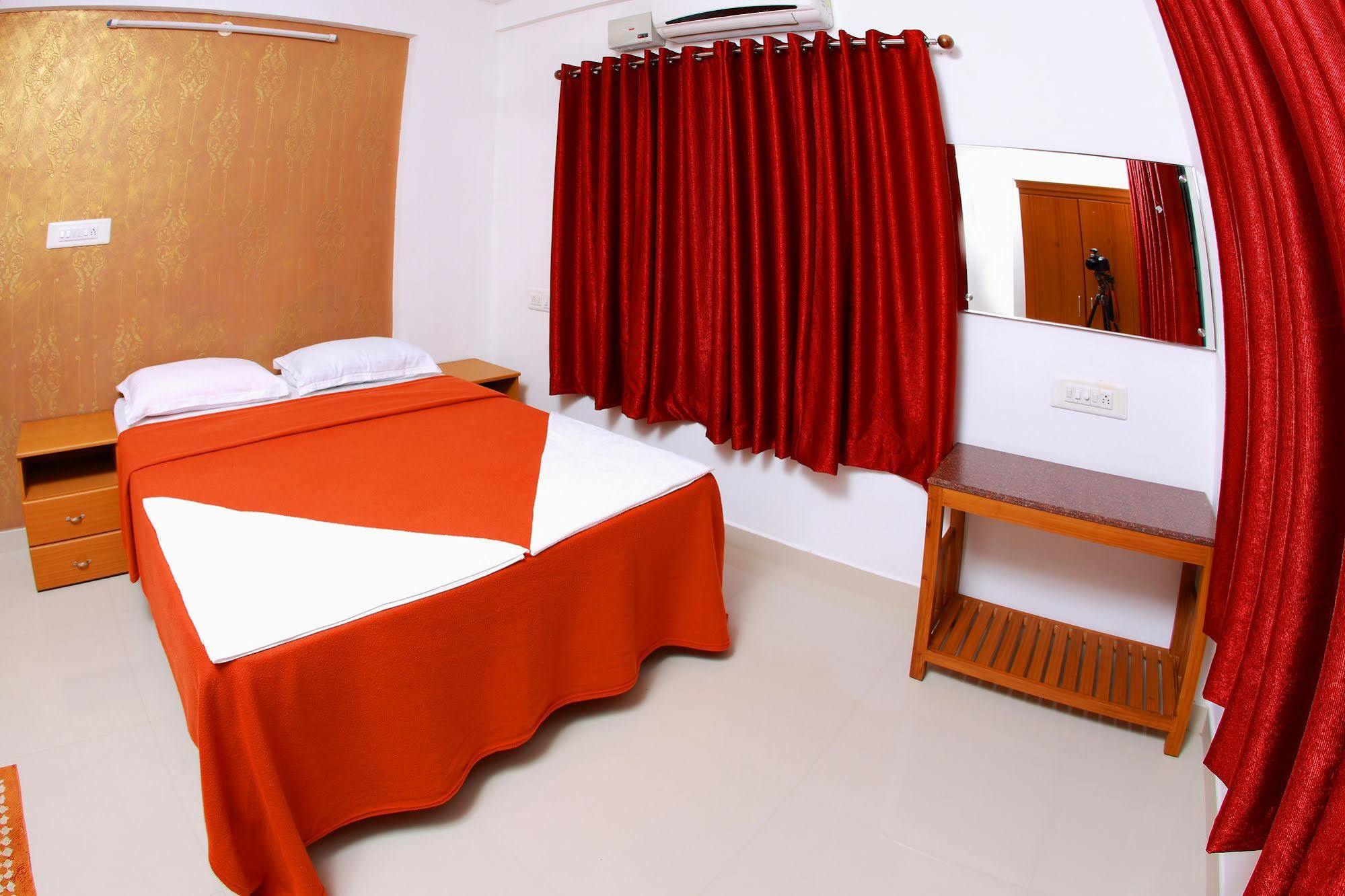 Phils' Residency & Banquets Hotell Kochi Eksteriør bilde