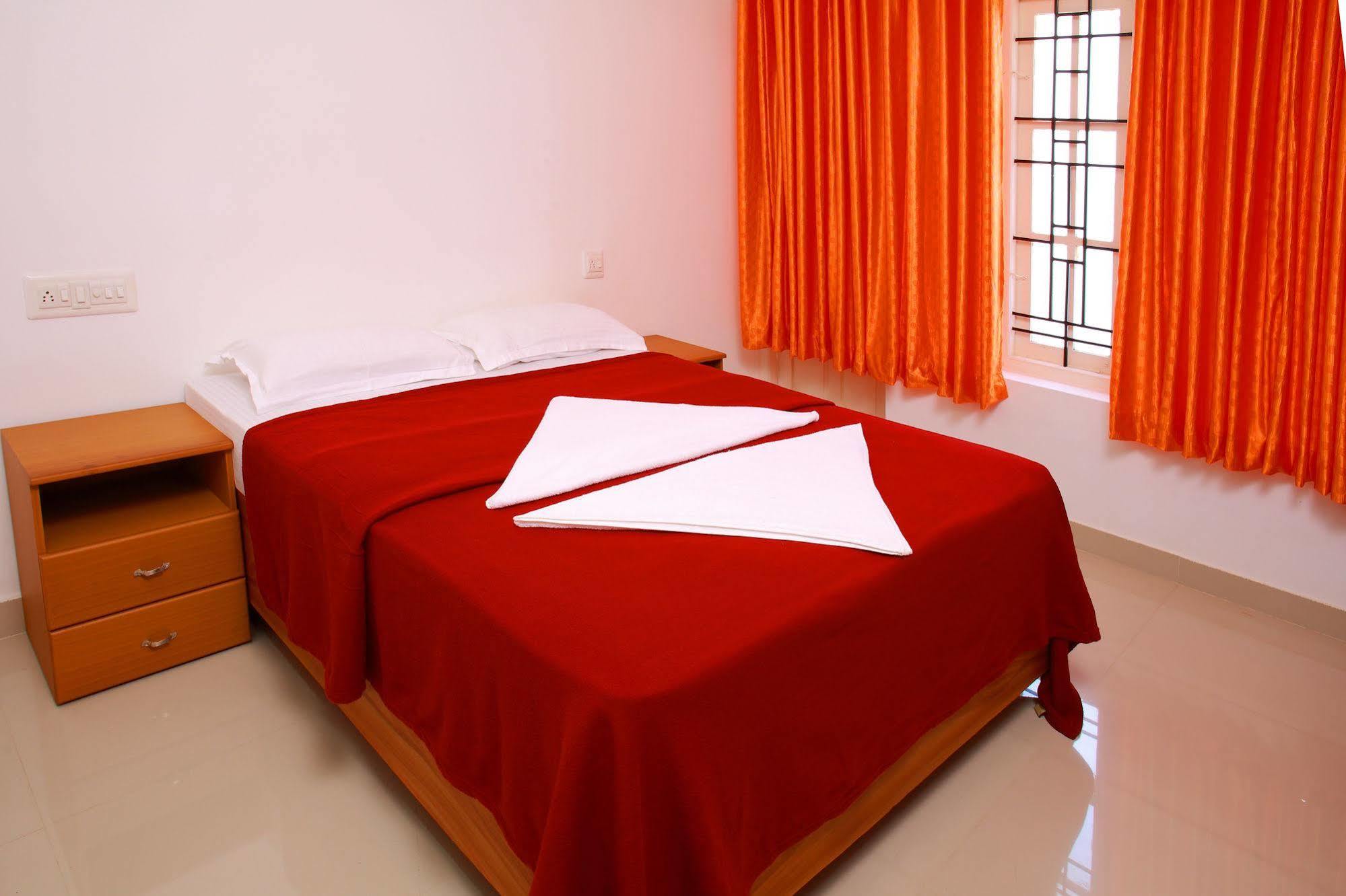 Phils' Residency & Banquets Hotell Kochi Eksteriør bilde