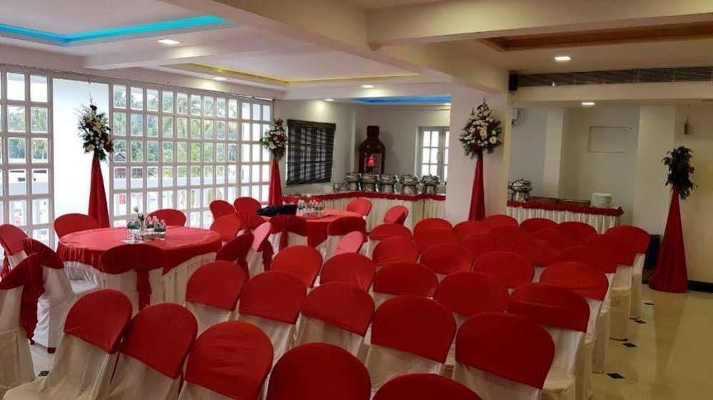 Phils' Residency & Banquets Hotell Kochi Eksteriør bilde